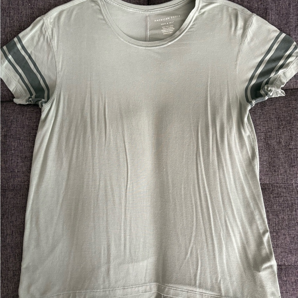 American eagle green tee